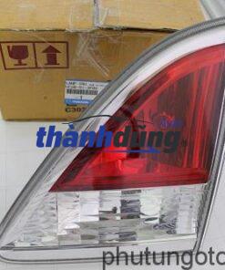 Đèn hậu (miếng ngoài) phải Mazda BT 50