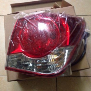 Đèn hậu miếng ngoài Daewoo Lacetti CDX