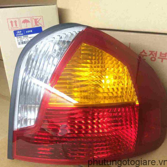 Äèn háºu/lái sau phải Hyundai Santafe Gold