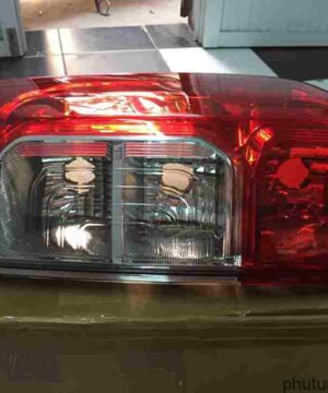 Đèn hậu trái Nissan Navara NP300