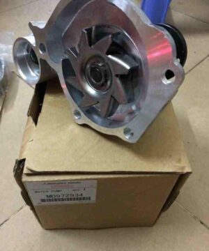 Bơm nước Mitsubishi Pajero