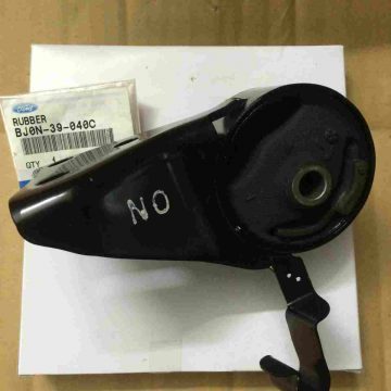 Chân máy sau Ford Laser 1.8