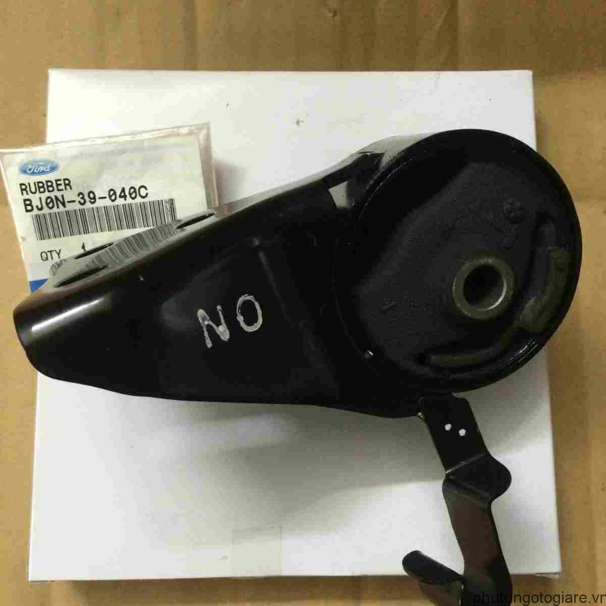 Chân máy sau Ford Laser 1.8