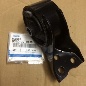 Cao su chÃ¢n mÃ¡y sau Mazda 323