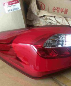 Đèn hậu miếng ngoài trái Kia K3