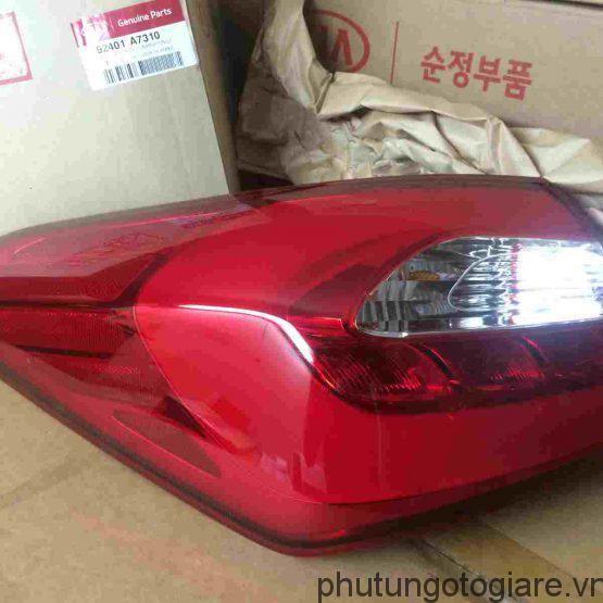 ÄÃ¨n háº­u miáº¿ng ngoÃ i trÃ¡i Kia K3