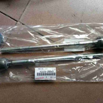 Rotuyn lÃ¡i trong Toyota Corolla Altis