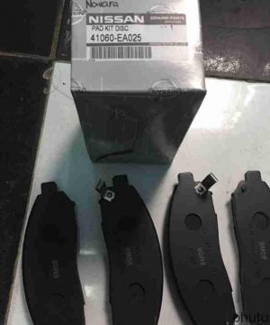 Má phanh trước Nissan Navara D40