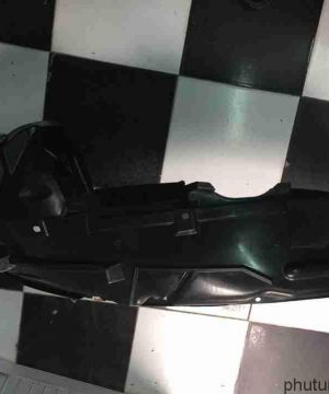 Chắn bùn lòng dè trước trái Honda Civic