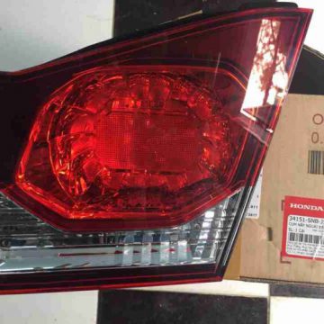 ÄÃ¨n háº­u miáº¿ng trong pháº£i Honda Civic