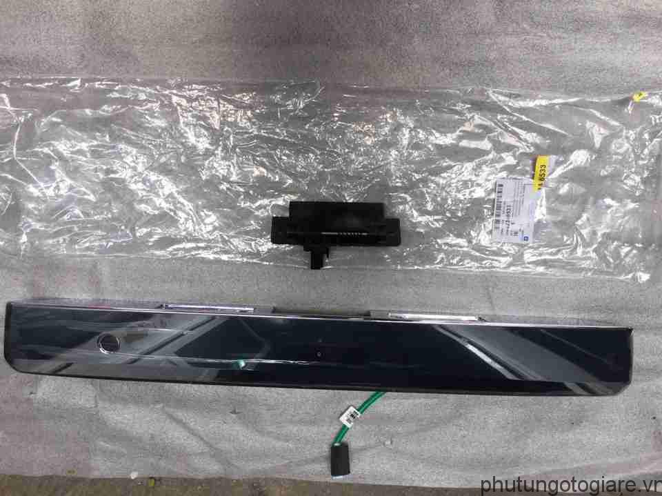 Tay má» nắp cá»p háºu Chevrolet Captiva 2008