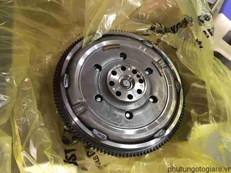 Bánh đà Nissan Navara D40