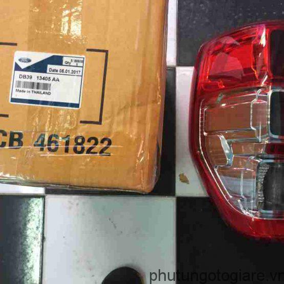 ÄÃ¨n háº­u trÃ¡i Ford Ranger Wildtrak