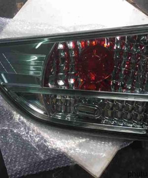 Đèn cốp hậu phải Mitsubishi Zinger