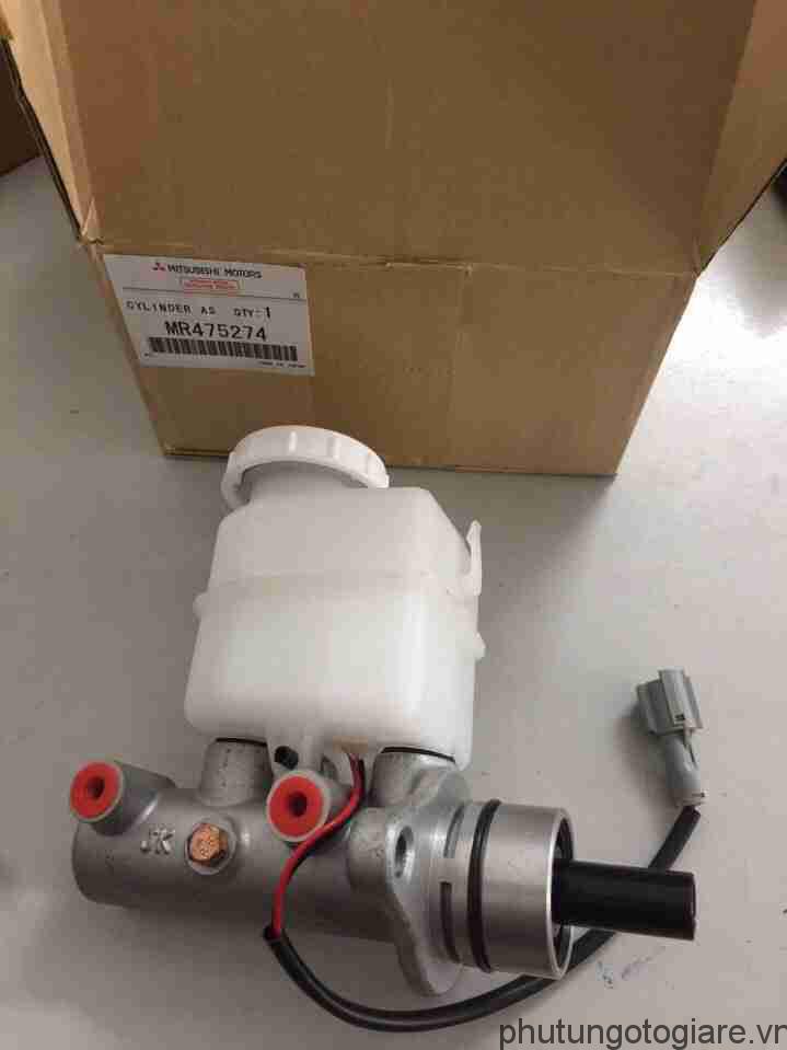 Tổng phanh Mitsubishi Pajero