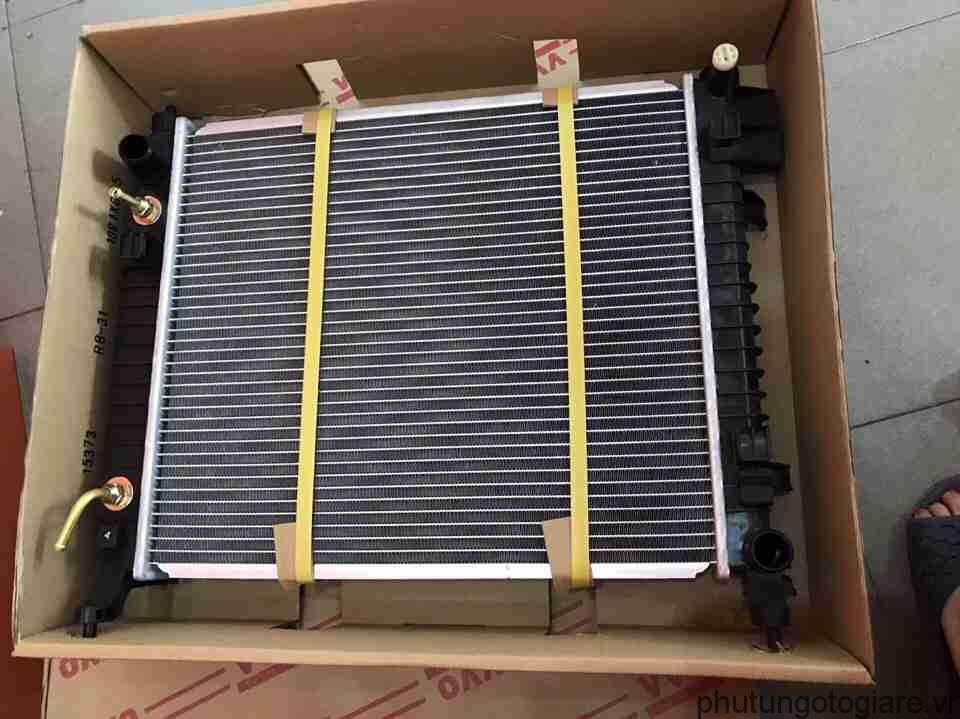 Két nước MT Nissan Sunny