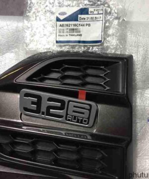 Ốp mang cá phải Ford Ranger