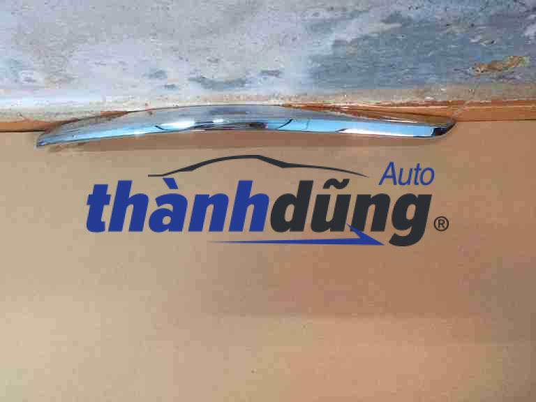 Nẹp cản trước Nissan Teana