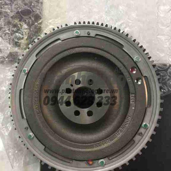 Bánh Äà Nissan Navara, Livina