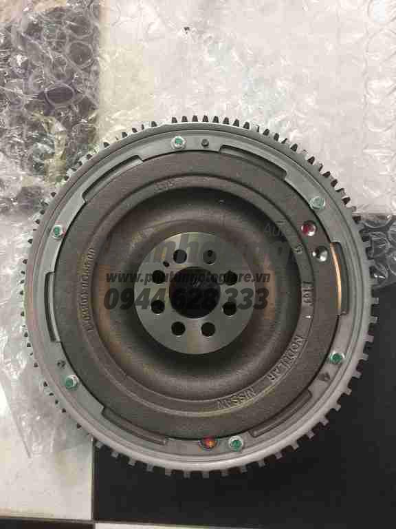 Bánh đà Nissan Navara, Livina