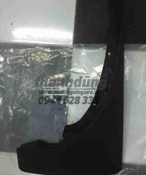 Chắn bùn bánh trước trái Nissan Navara