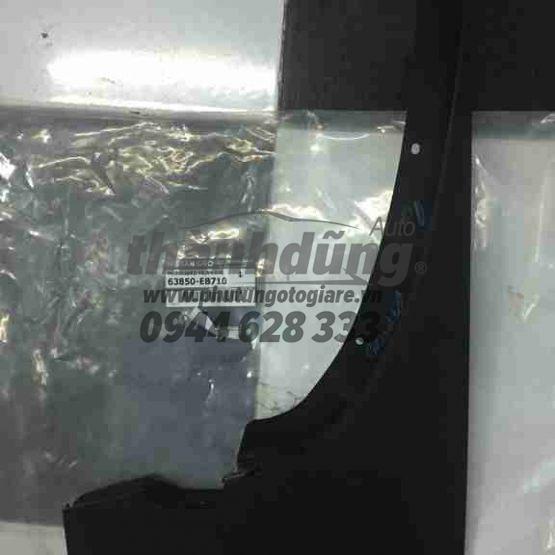 Chắn bùn bánh trước trái Nissan Navara
