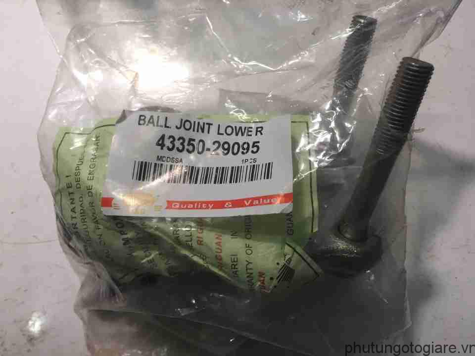 Rotuyn trụ đứng trên Toyota Hiace