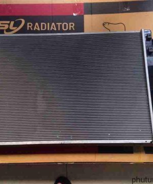 Két nước Nissan Navara