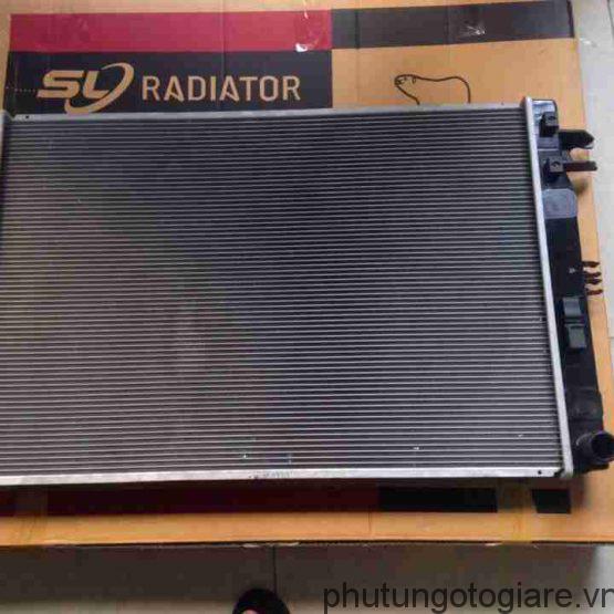 Két nước Nissan Navara