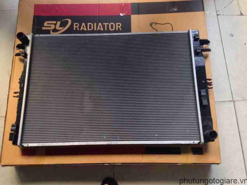 Két nước Nissan Navara