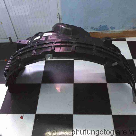 Chắn bùn lòng dè trước trái Nissan Navara