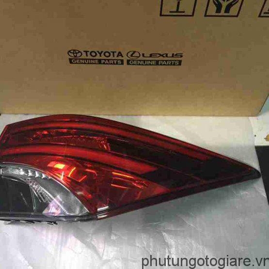 ÄÃ¨n háº­u pháº£i Toyota Fortuner, Land Cruiser, Avensis