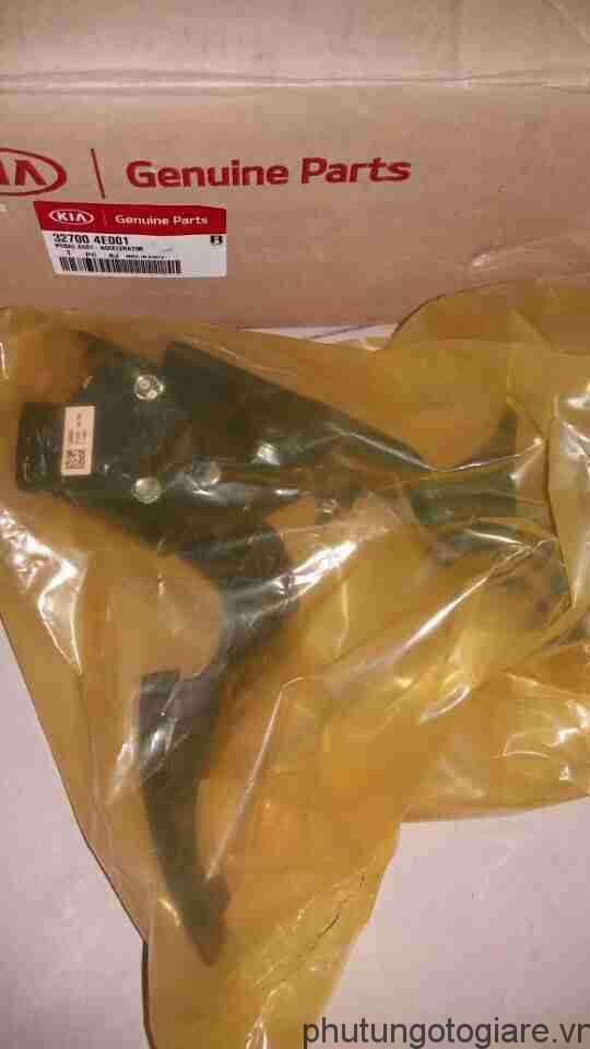 Bà n Äạp chân ga Kia Bongo 3