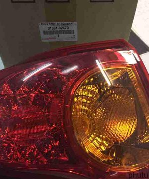 Đèn hậu miếng ngoài trái Toyota Altis 2009