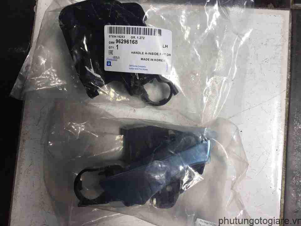 Tay mở cửa trong Daewoo Nubira