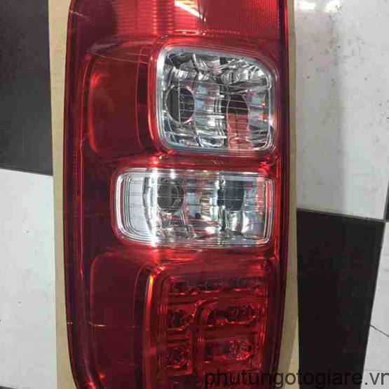 ÄÃ¨n háº­u pháº£i cÃ³ led Chevrolet Colorado