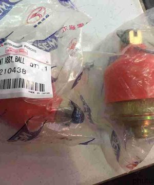 Rotuyn trụ đứng dưới Mitsubishi Jolie