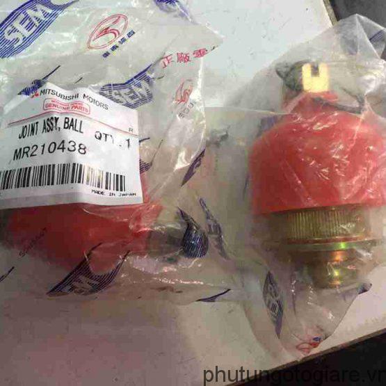 Rotuyn trá»¥ Äá»©ng dÆ°á»i Mitsubishi Jolie