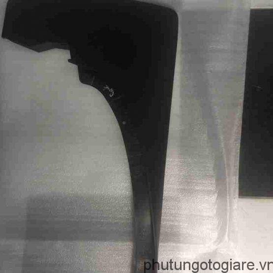 Chắn bùn bánh trước phải Nissan Navara