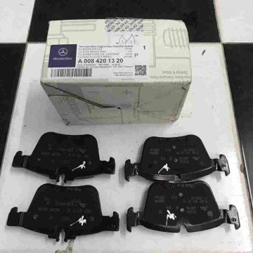 MÃ¡ phanh sau Mercedes C W205