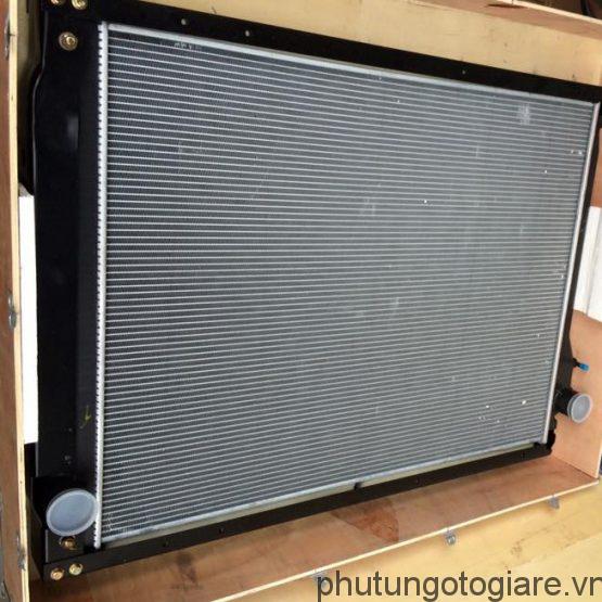 Két nước Hino 700