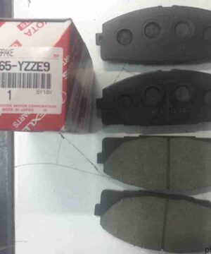 Má phanh trước Toyota Hiace 2012