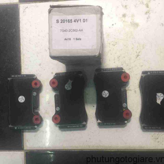 MÃ¡ phanh sau Aston Martin