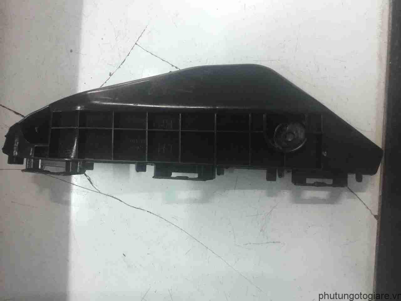 Nẹp cà i cản trưá»c Toyota Yaris 2015