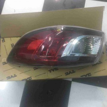 ÄÃ¨n háº­u miáº¿ng ngoÃ i trÃ¡i Mazda 3 2009