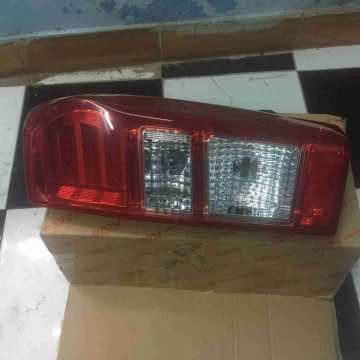 Äèn háºu phải Isuzu Dmax 2015