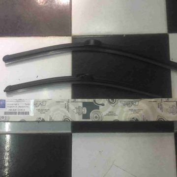 Chá»i gạt mưa trưá»c W204, C300, C350, C63