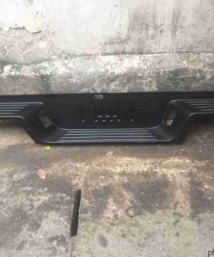 Ốp bắt cản sau Ford Ranger