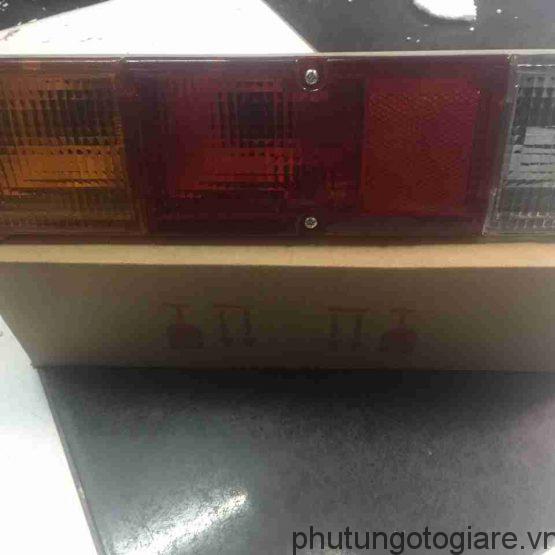 ÄÃ¨n háº­u pháº£i Suzuki APV