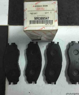 Má phanh/ bố thắng trước Mitsubishi Pajero V31